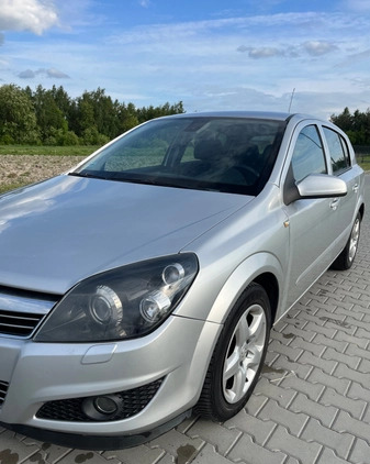 Opel Astra cena 17500 przebieg: 301000, rok produkcji 2008 z Wrocław małe 37